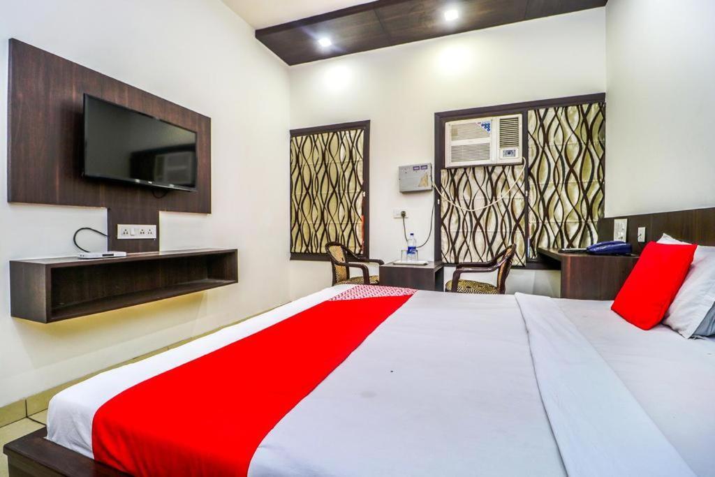 Hotel Sartaj Лудхиана Экстерьер фото