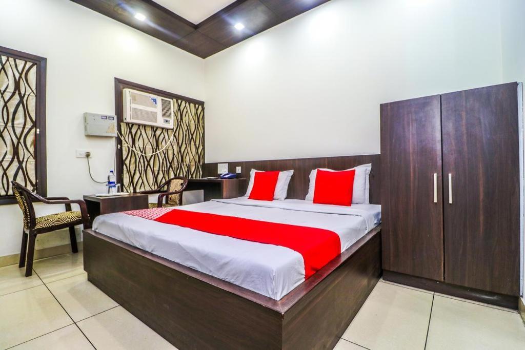 Hotel Sartaj Лудхиана Экстерьер фото